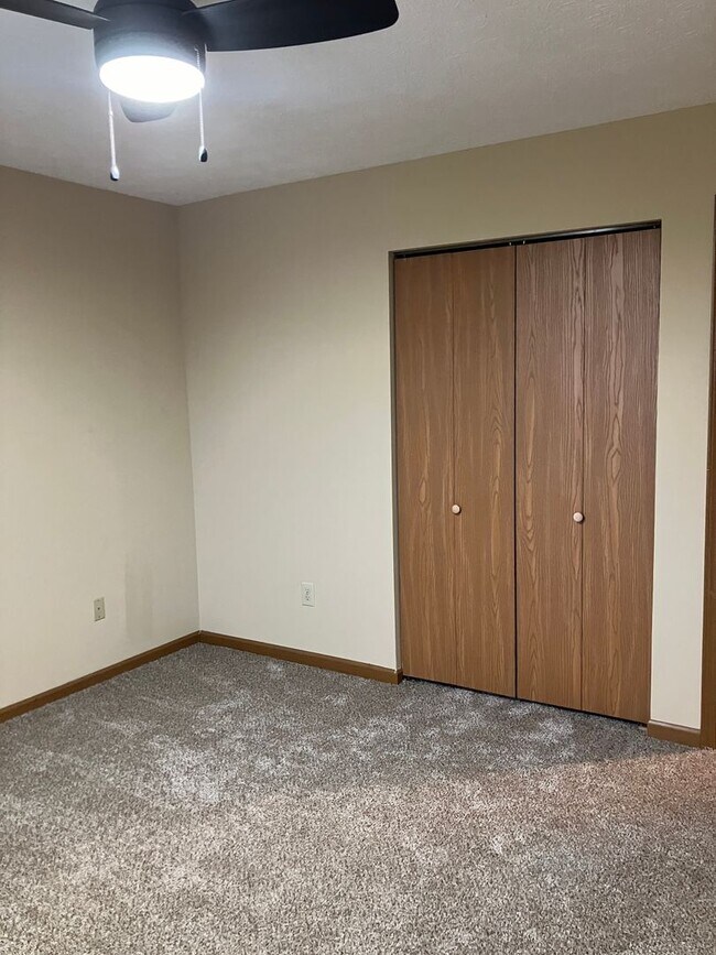 Building Photo - 2 Bedroom and 1.5 Bath Townhome - Troy, Ohio!!