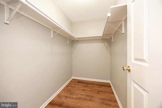 Building Photo - 247 Prince William Way