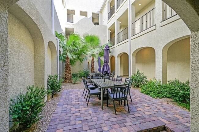 Building Photo - FULLY FURNISHED RENTAL