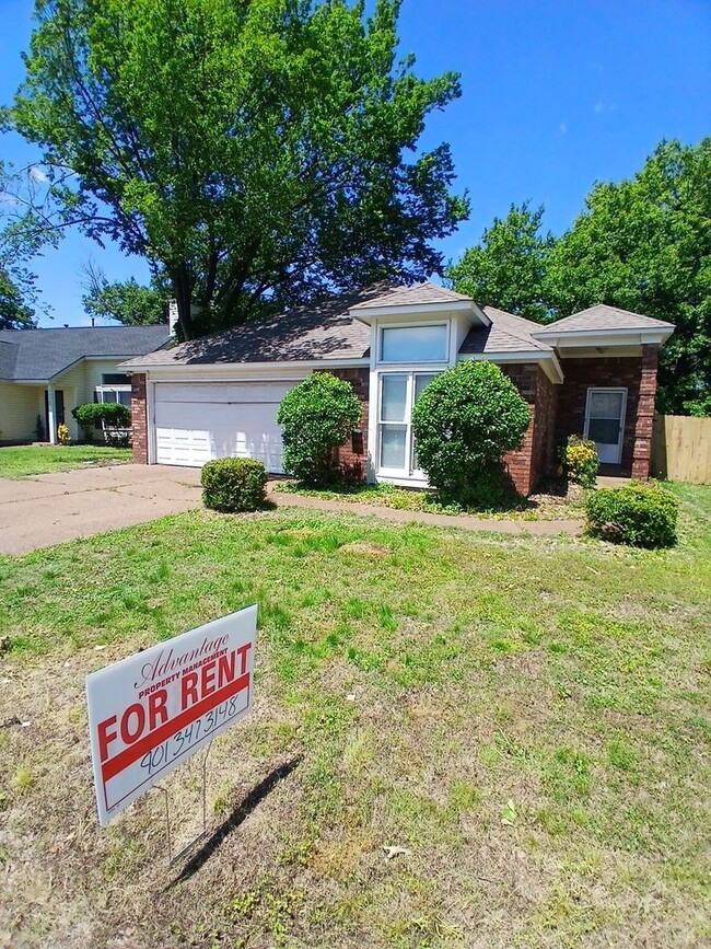 Building Photo - Modern Comfort in a Prime Location - Open To Section 8