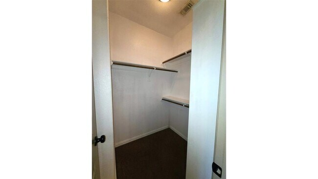 Building Photo - 1110 Avendale Dr