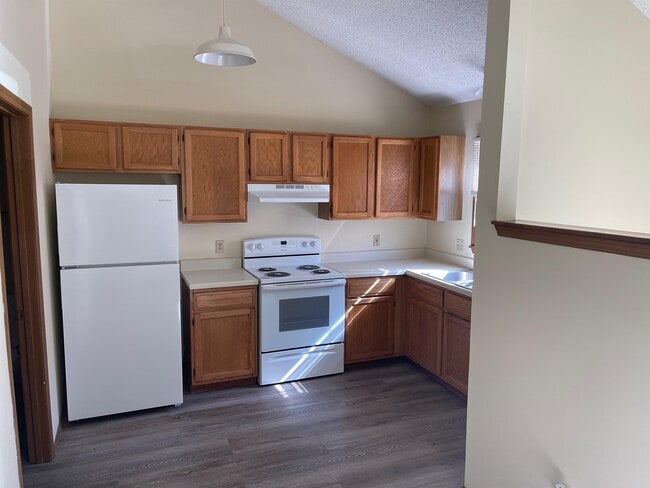 Building Photo - 807 Maple Ln