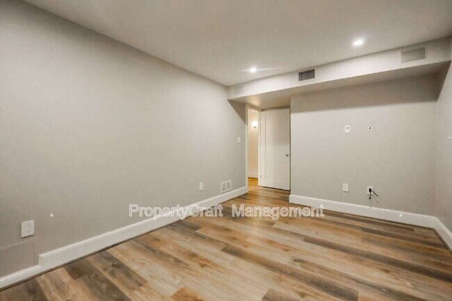 Building Photo - 29 E Springfield St