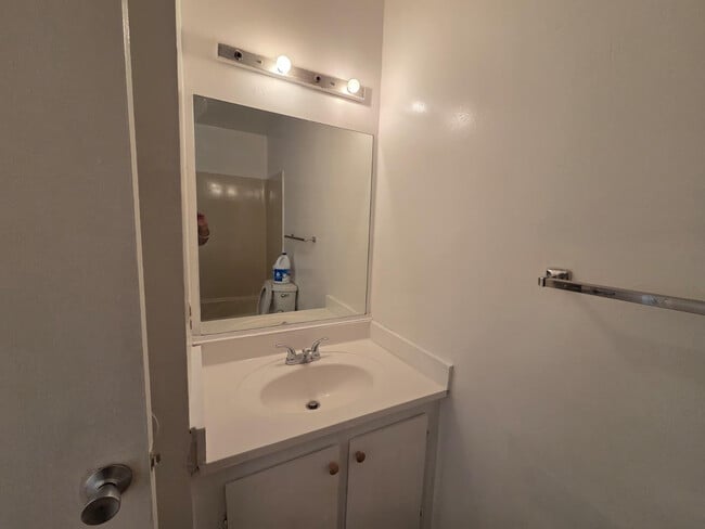 Building Photo - 6512 SW 41st Pl