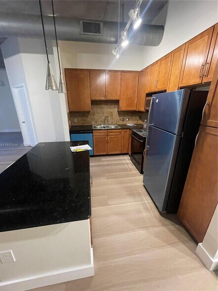 Building Photo - 2001 Biscayne Blvd