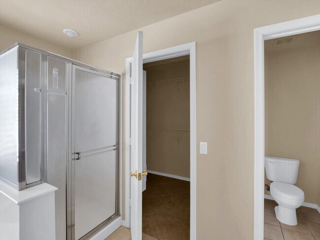 Building Photo - stunning 4-bedroom, 2-bathroom home