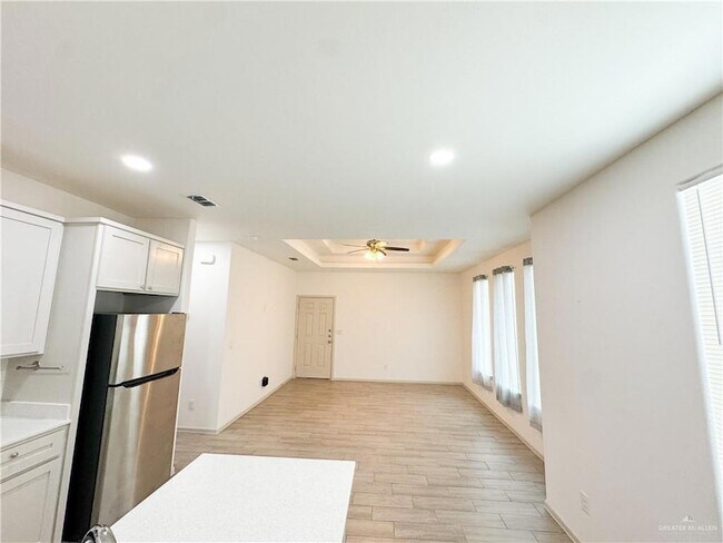 Building Photo - 2701 Sage Dr