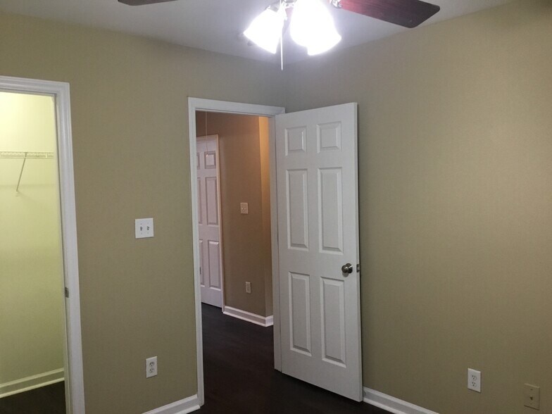 Building Photo - 204 Ber Creek Dr