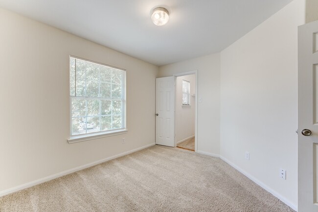 Building Photo - 6118 Yorkglen Manor Ln