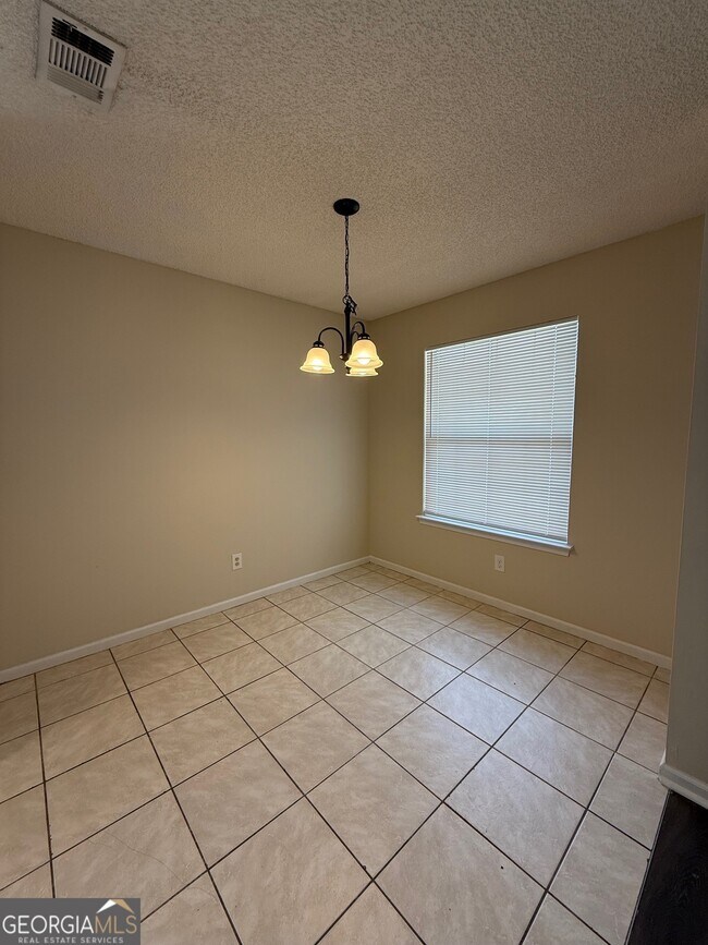 Building Photo - 32 Talbot Ct