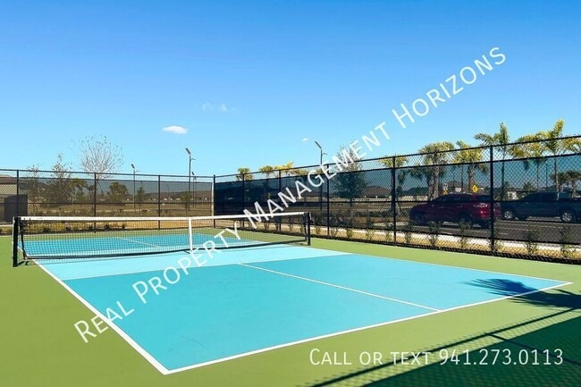 Building Photo - 10952 65th Ter E