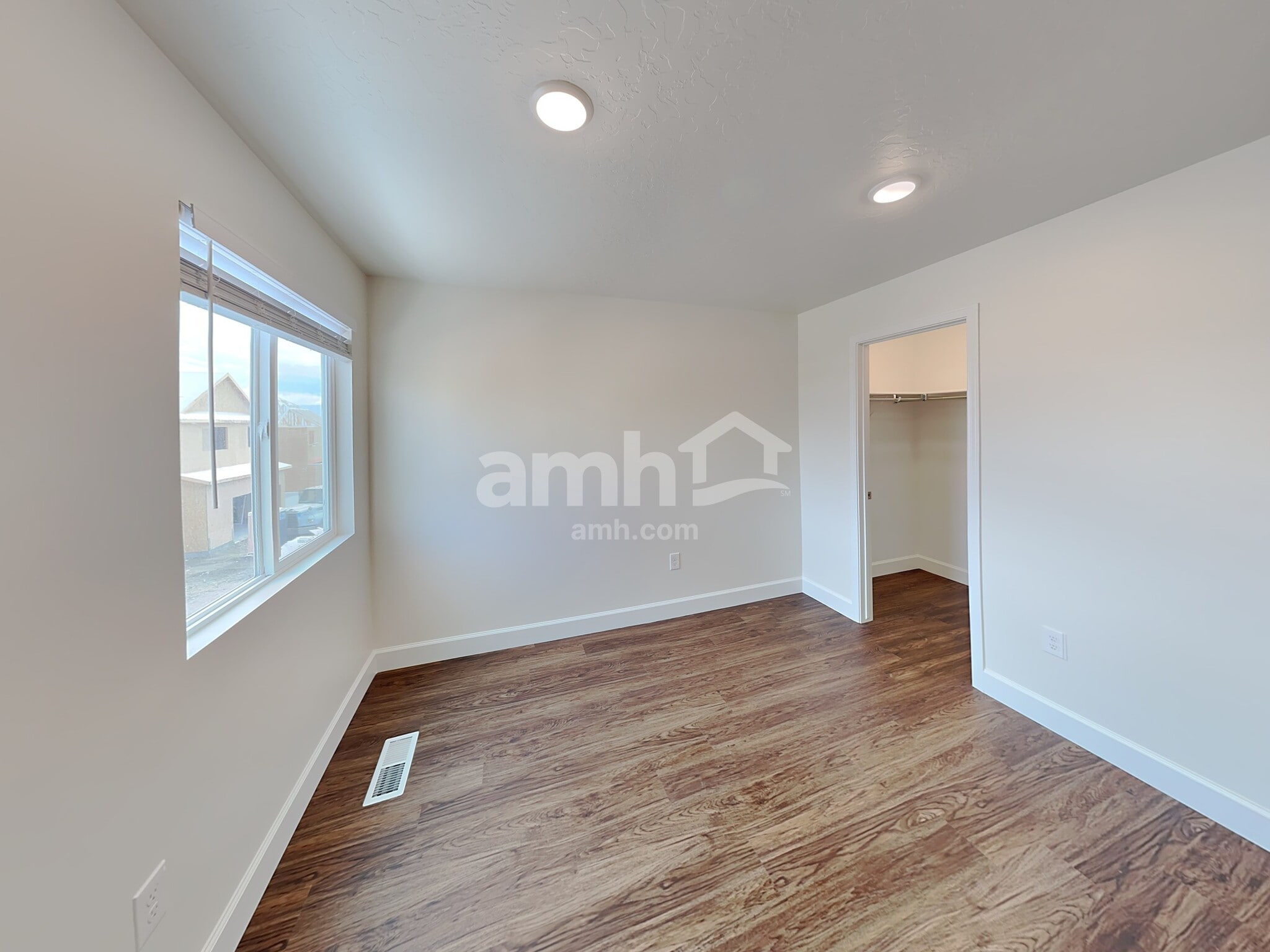 Building Photo - 6768 N Silver Gate Dr