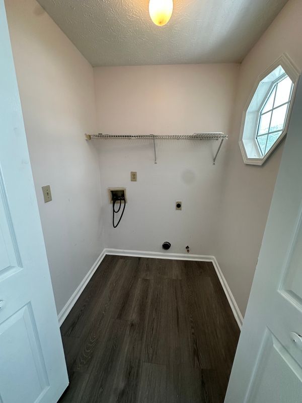 Building Photo - 312 Stillwood Ct