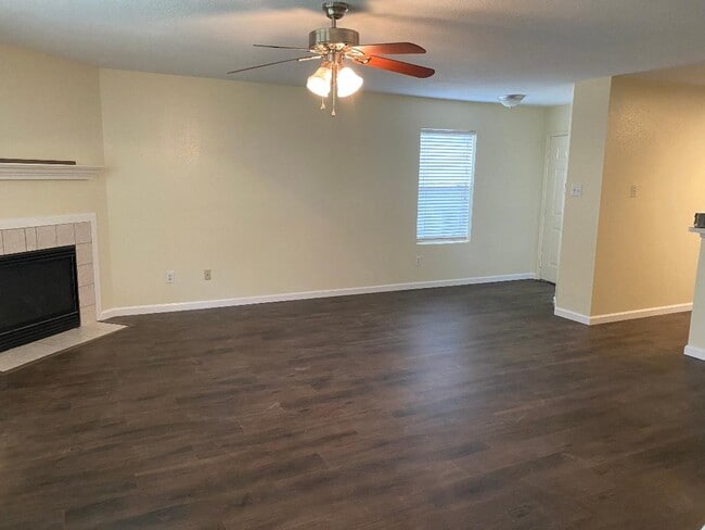Building Photo - 15322 Romford Ln