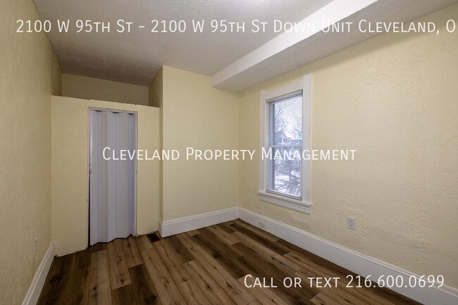 Building Photo - 2100 W 95th St