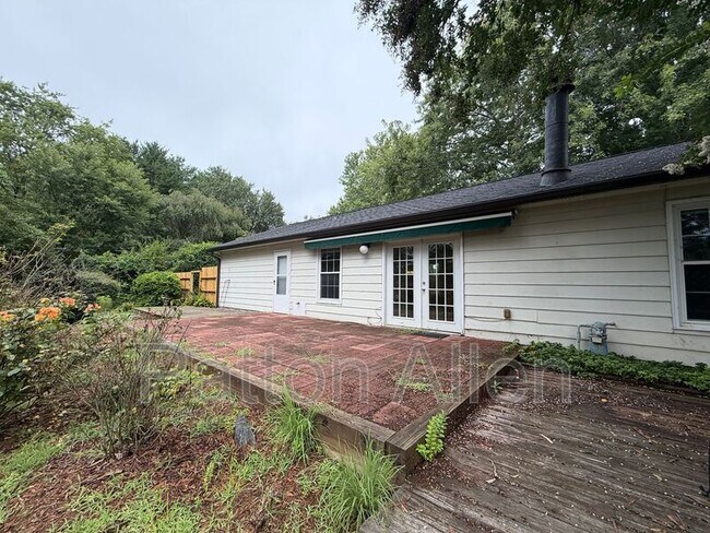 Building Photo - 105 Scottlynn Ct