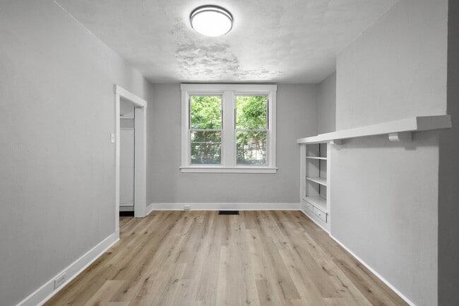 Building Photo - MOVE-IN SPECIAL! $200 OFF 1ST MONTH RENT T...