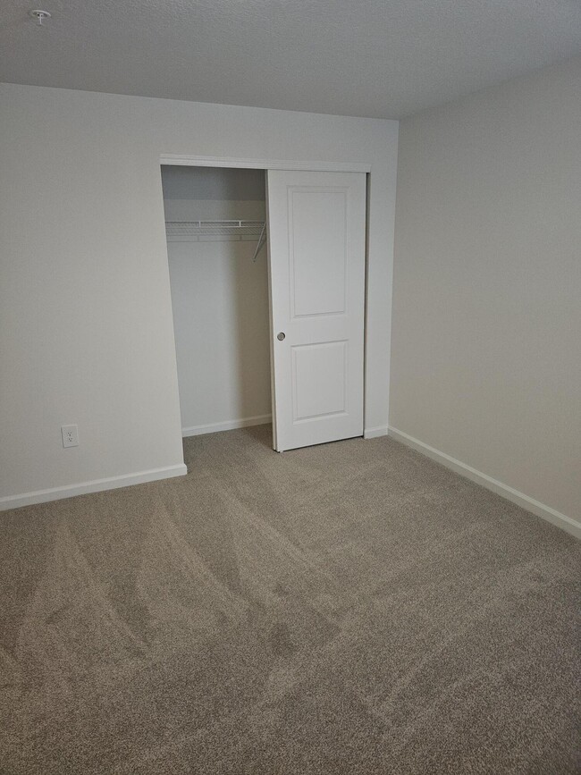 Building Photo - 621 Salisbury Cir