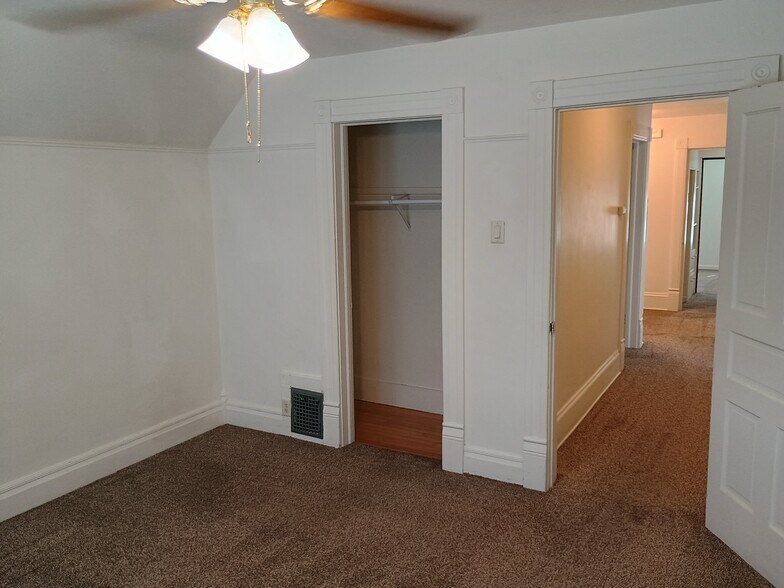 Master Bedroom - 107 N Park Ave