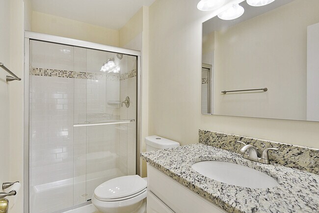 Building Photo - "Coming Soon" Stunning 4 bed, 4.5 baths, N...