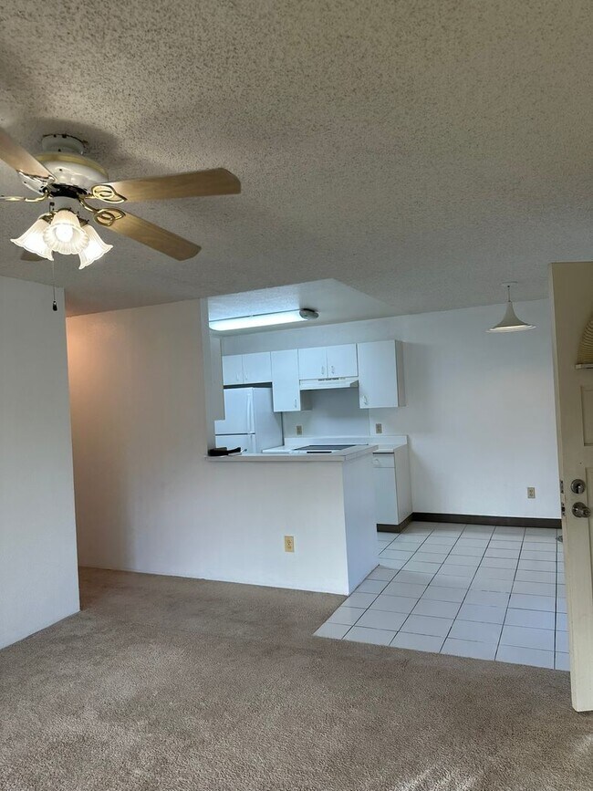 Building Photo - PARKVIEW AT WAIKELE – Clean and well-maintained 2-bedroom, 2-bath unit with 2 assigned parking st...