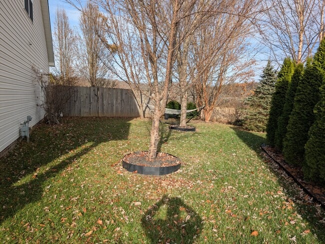 Building Photo - 6 Maxim Ct