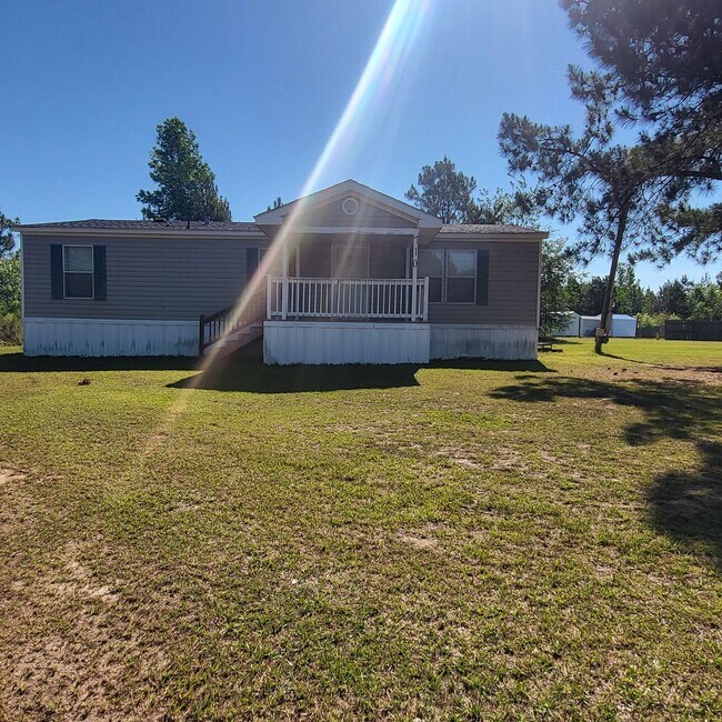 Building Photo - 710 Blue Bird Dr