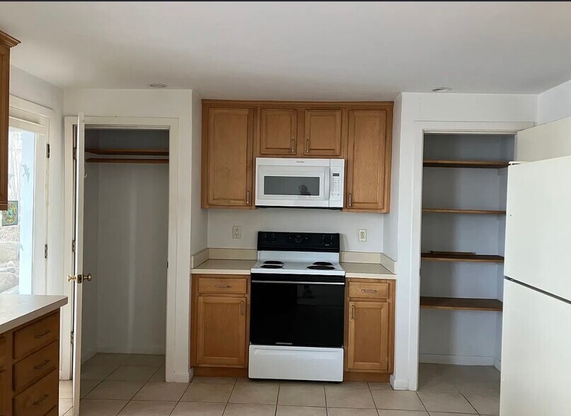 Building Photo - 12 Hesperus Cir