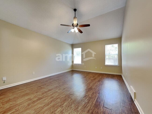 Building Photo - 1406 Siskin Dr