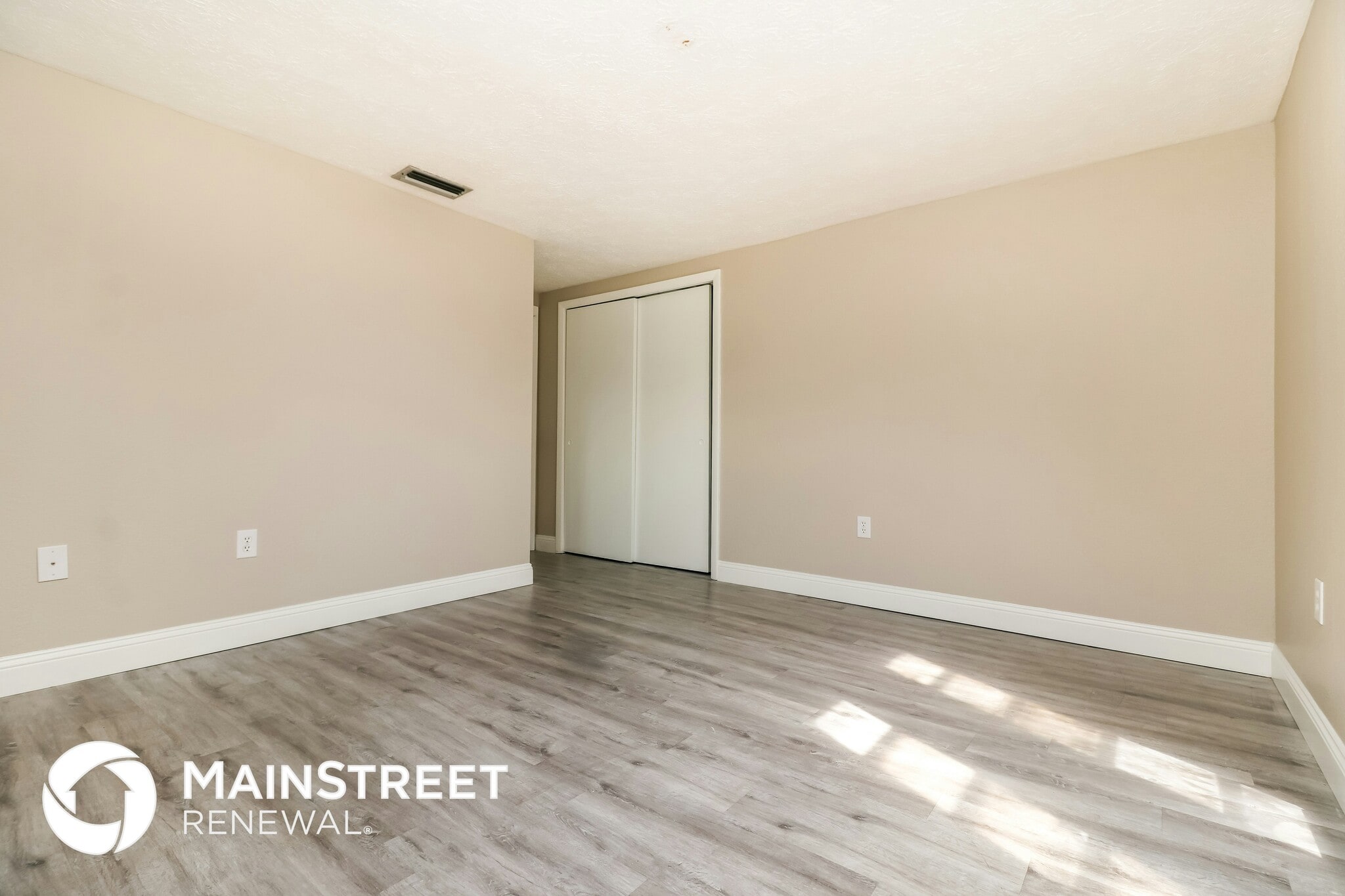 Building Photo - 2105 Sugarbush Dr