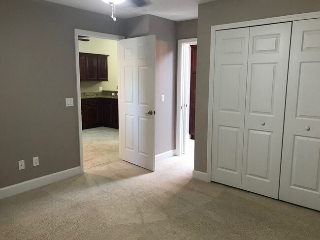 Building Photo - 2270 Hawks Cove Cir