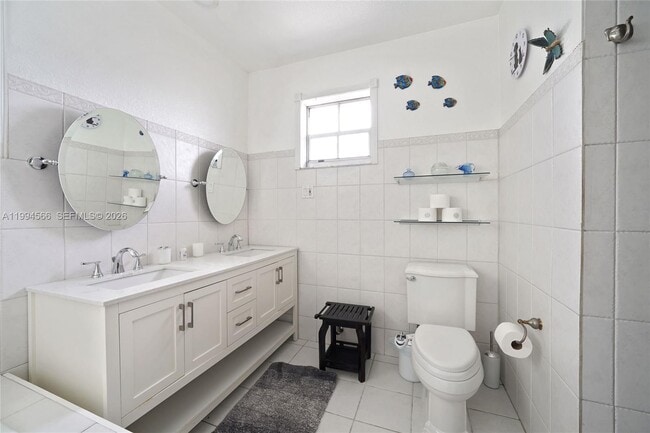 Building Photo - 2834 SW 33rd Ave