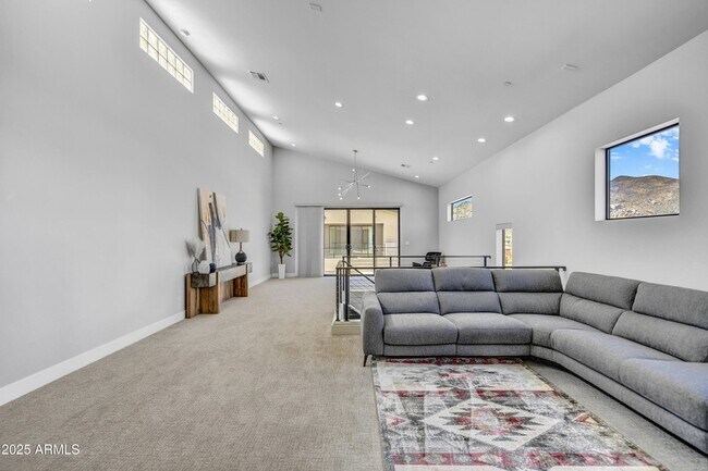 Building Photo - 1 Easy St