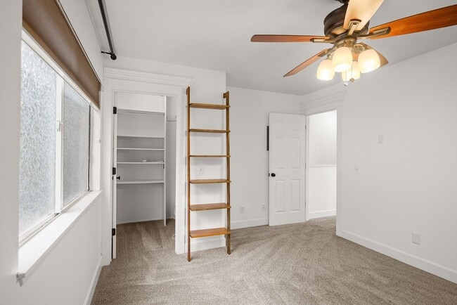 Building Photo - 6301 White Tail Dr