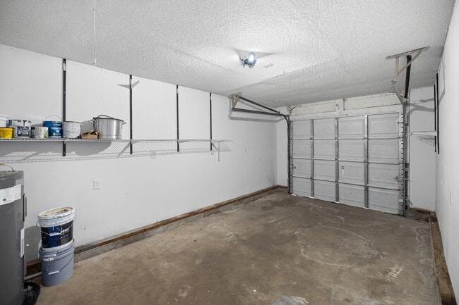 Building Photo - 3045 Yorktown Cir