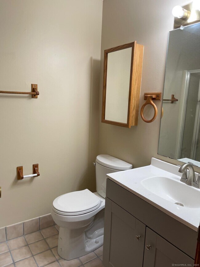 Building Photo - 54 Ivy Ln