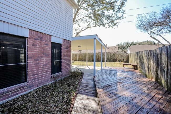 Building Photo - 8123 Big Oak Trail Dr