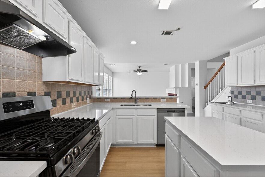 Building Photo - 2125 Elm Falls Pl