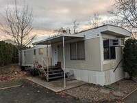 Building Photo - 1 Bedroom (Plus Bonus Room) 1 Bath Trailer...