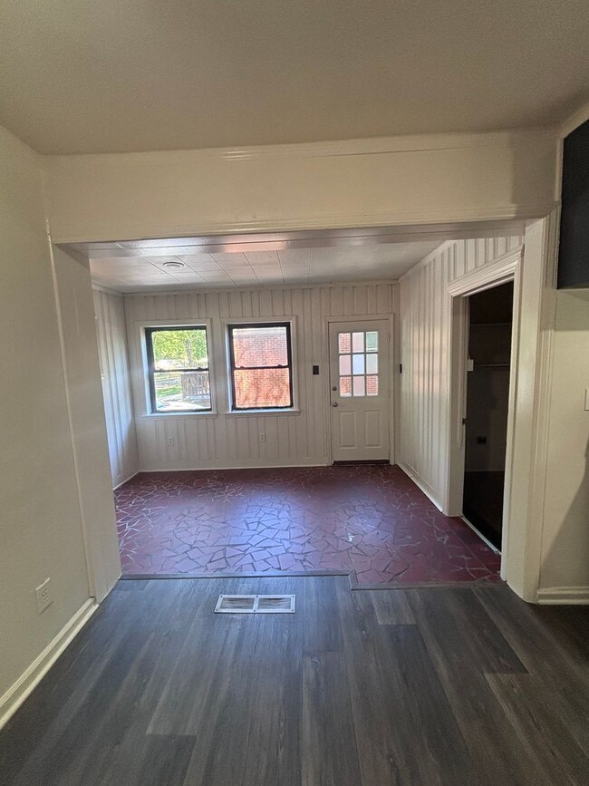 Building Photo - Great 3 bedroom home available in East Charlotte