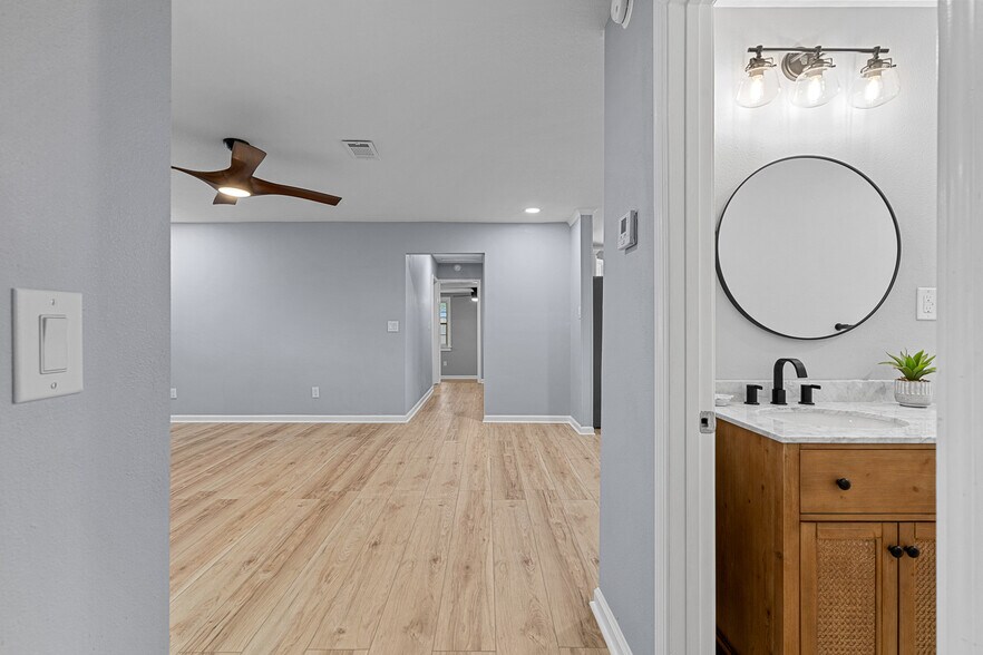 Building Photo - 5968 Capitol Dr