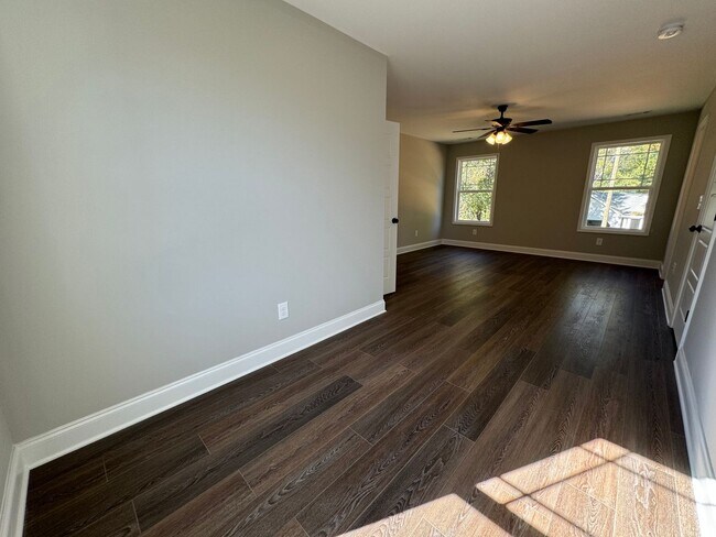 Building Photo - NEWER 4/2.5 House in Armuchee-$2,195