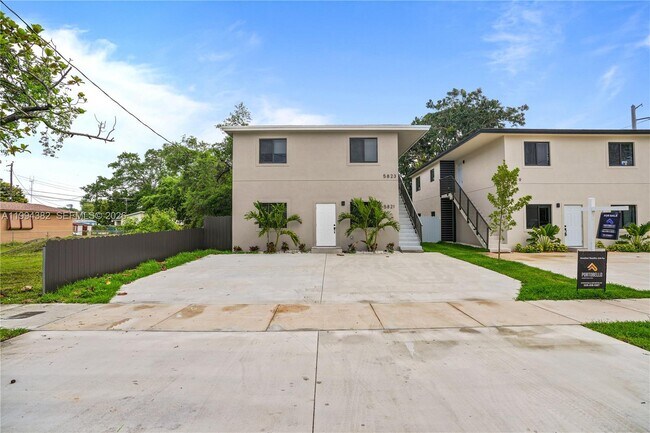 Building Photo - 5823 NW 30th Ave