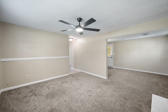 Building Photo - 9212 Foxtail Ct