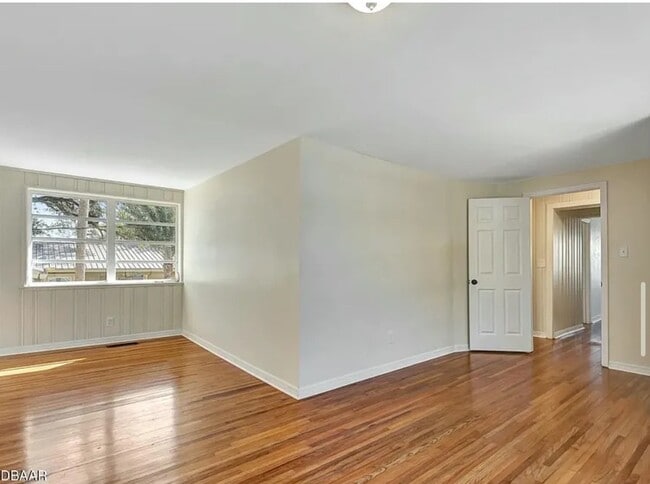 Building Photo - 3047 S Peninsula Dr