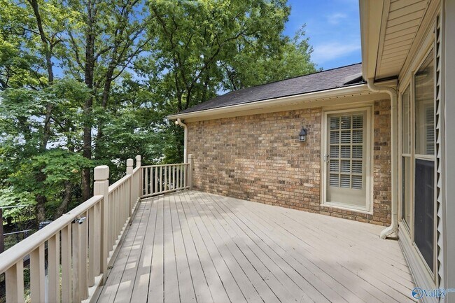 Building Photo - 815 Baylor Dr SE
