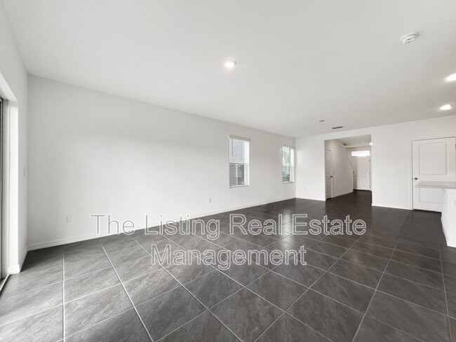 Building Photo - 33314 Darley Dl Trl