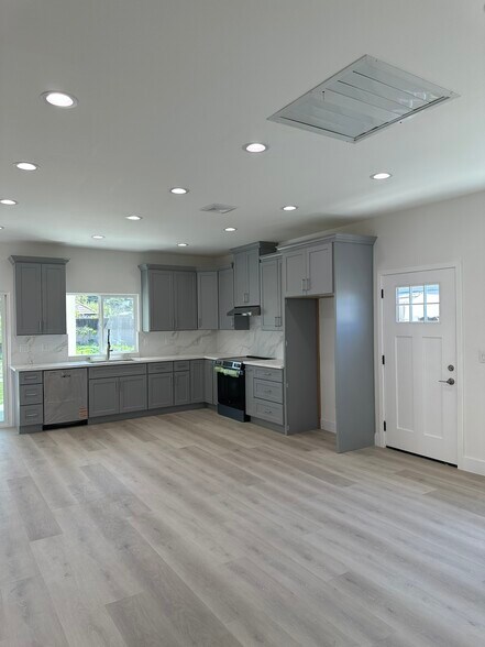 kitchen - 9313 Marchand Ave