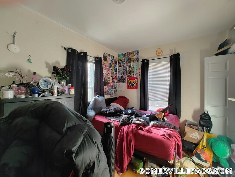 Building Photo - 9 Medford St