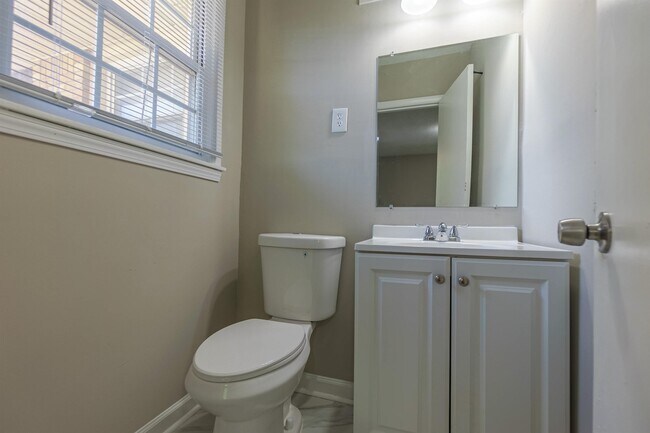 Building Photo - 1024 Mendenhall Cove